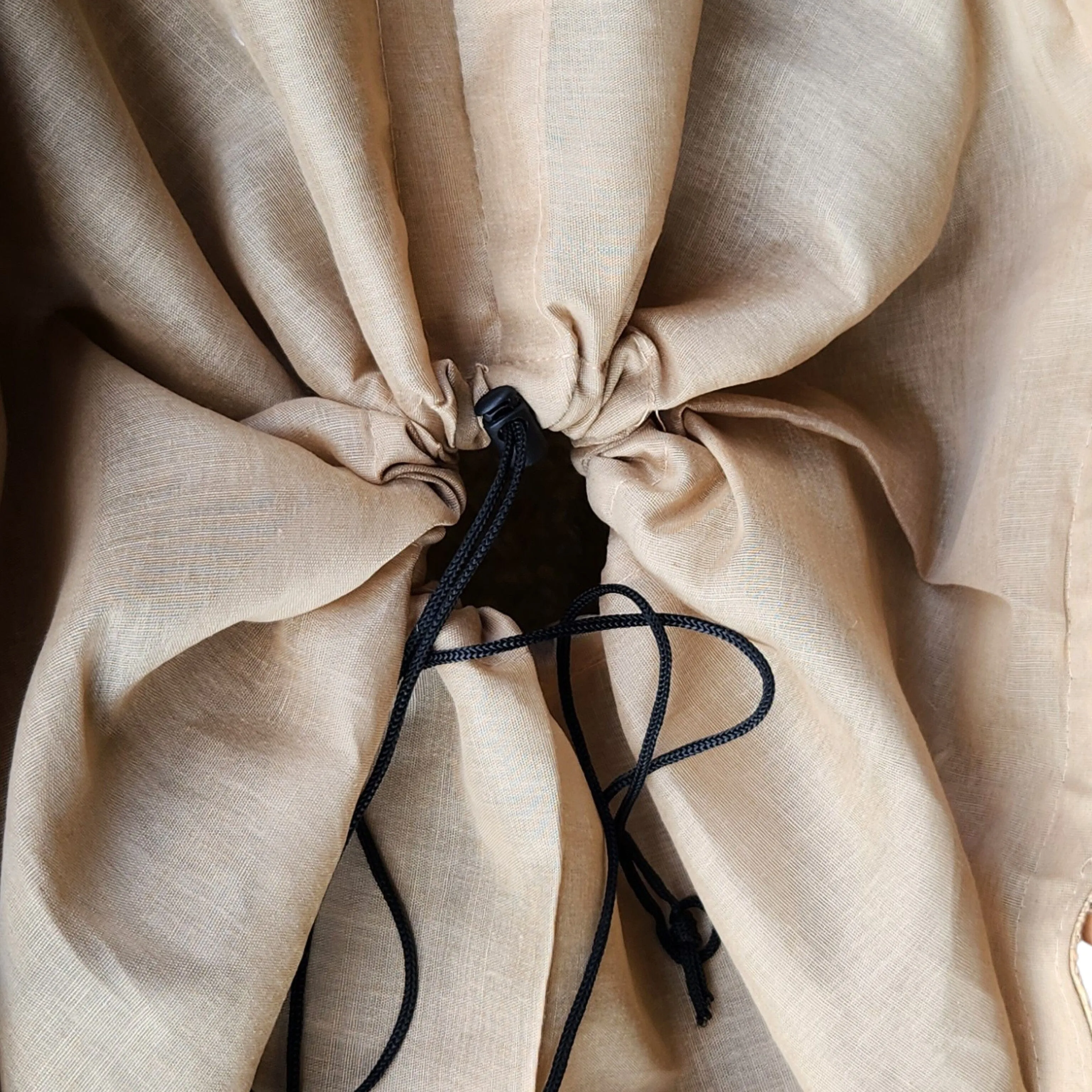 Ravelo: Authentic Madagascar Raffia and Leather Tote Bag