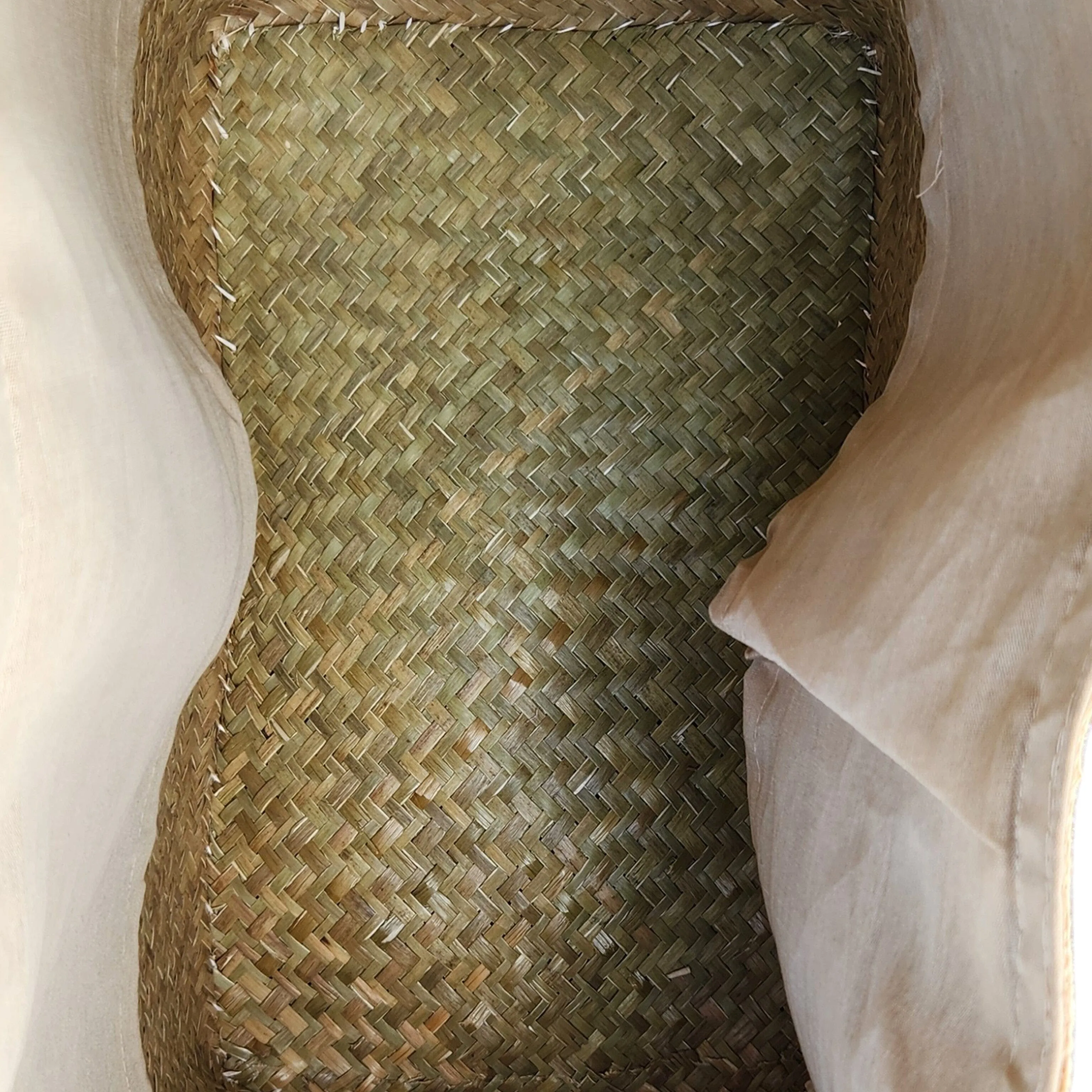 Ravelo: Authentic Madagascar Raffia and Leather Tote Bag